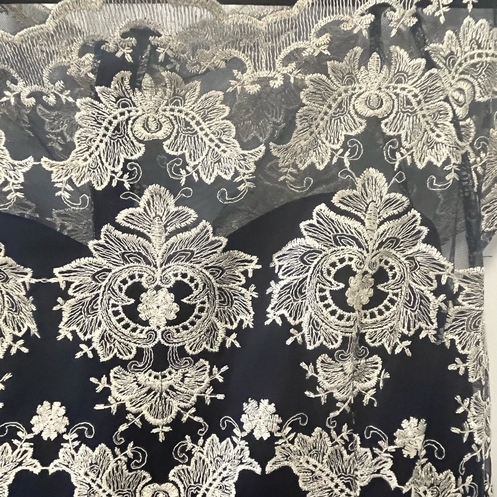 ✨ Chi Chi London Chiffon Embroidered Navy Midi Dress - Picture 5 of 11